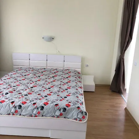 Private Single Located In Orhid Ford Garden アパート サニービーチ