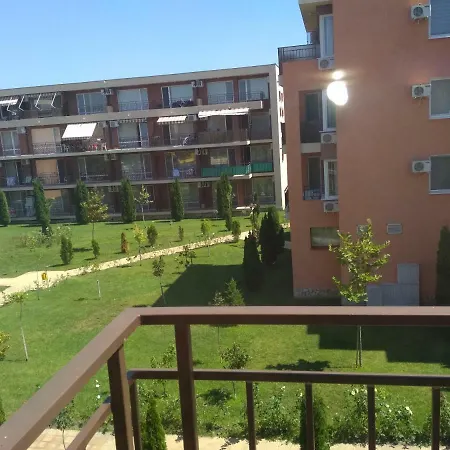 Private Single Located In Orhid Ford Garden アパート サニービーチ